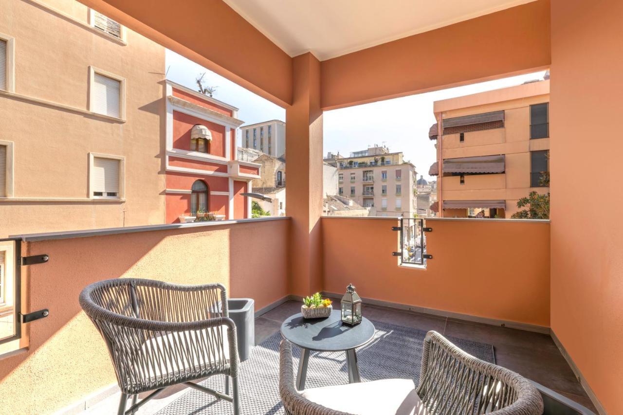 Vittoria'S Luxury Apartment Кальяри Экстерьер фото