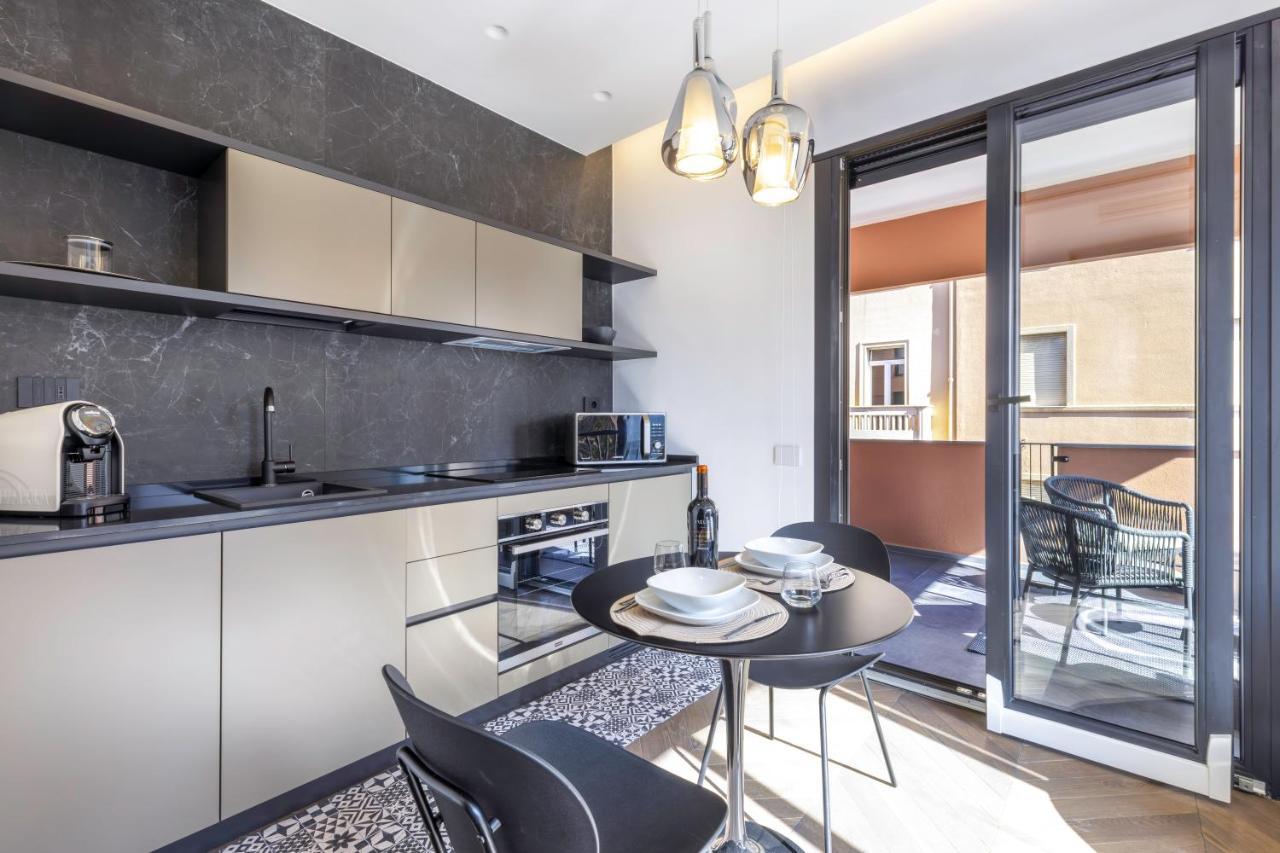 Vittoria'S Luxury Apartment Кальяри Экстерьер фото